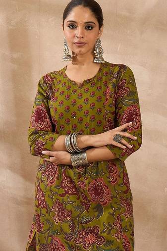 Floral Printed Notch Neck Pure Cotton Kurta With Trousers