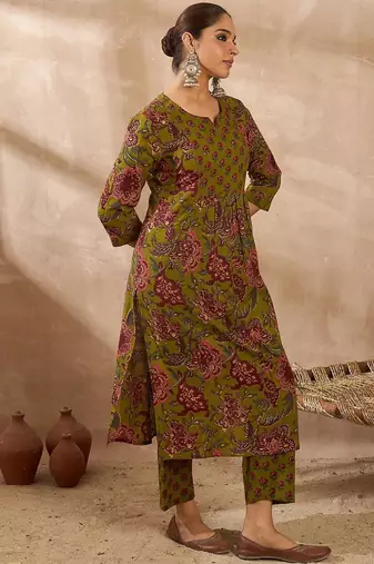 Floral Printed Notch Neck Pure Cotton Kurta With Trousers