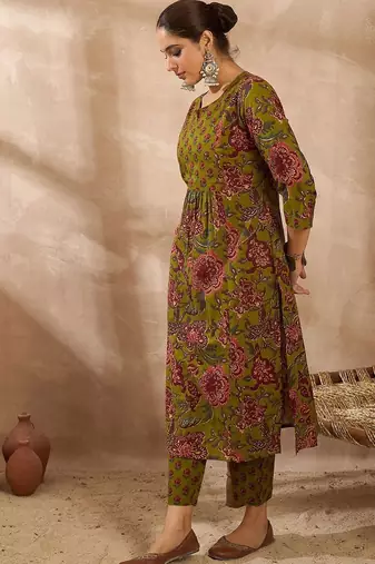 Floral Printed Notch Neck Pure Cotton Kurta With Trousers