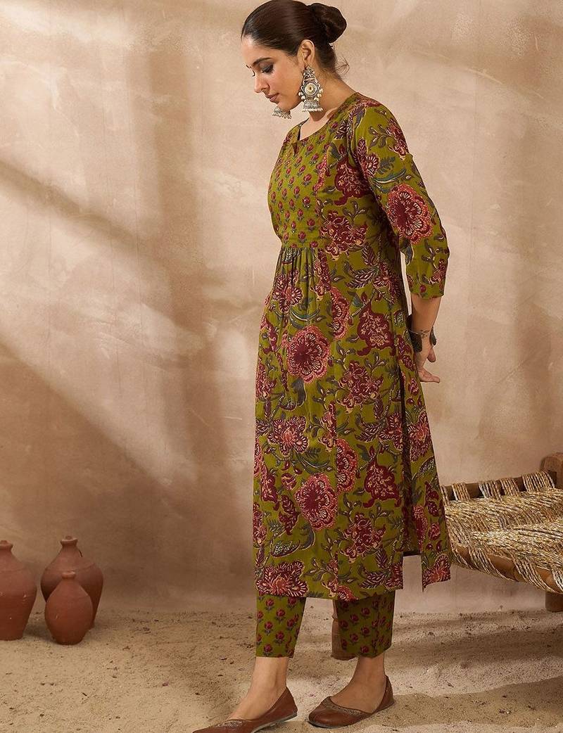 Floral Printed Notch Neck Pure Cotton Kurta With Trousers
