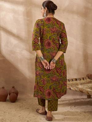 Floral Printed Notch Neck Pure Cotton Kurta With Trousers 5