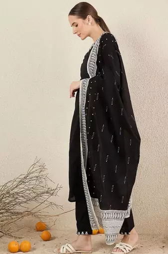 Women Floral Embroidered Cotton Kurta with Trousers & Dupatta