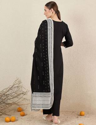 Women Floral Embroidered Cotton Kurta with Trousers & Dupatta 5
