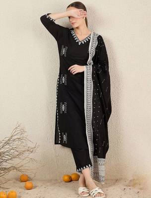 Women Floral Embroidered Cotton Kurta with Trousers & Dupatta 6