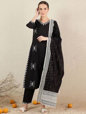 Women Floral Embroidered Cotton Kurta with Trousers & Dupatta 7
