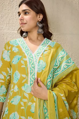 Floral Printed V-Neck Pure Cotton Straight Kurta With Trousers And Dupatta