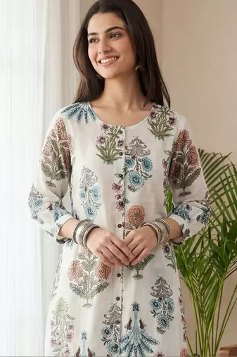 Women Floral Printed Regular Pure Cotton Kurta with Trousers