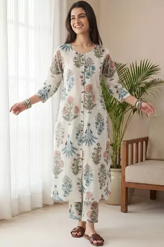 Women Floral Printed Regular Pure Cotton Kurta with Trousers