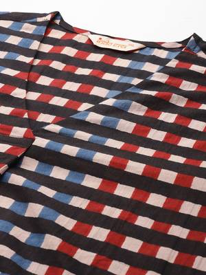 Plus Size Pleated Checked Cotton Kurta with Palazzos 2