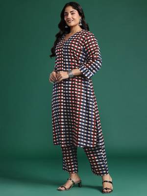 Plus Size Pleated Checked Cotton Kurta with Palazzos 5