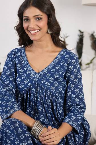 V-Neck Floral Printed Empire Pure Cotton Kurta with Trouser