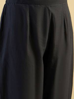 Navy Blue Floral Printed V-Neck Pure Cotton Kurta with Trousers & Dupatta 3