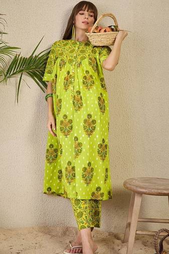 Women Ethnic Motifs Printed Cotton A-Line Kurta with Trousers