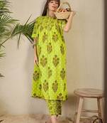 Women Ethnic Motifs Printed Cotton A-Line Kurta with Trousers
