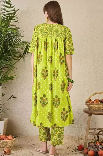 Women Ethnic Motifs Printed Cotton A-Line Kurta with Trousers