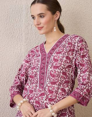 Paisley Printed V-Neck Pure Cotton Straight Kurta With Trousers 2