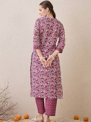 Paisley Printed V-Neck Pure Cotton Straight Kurta With Trousers 4