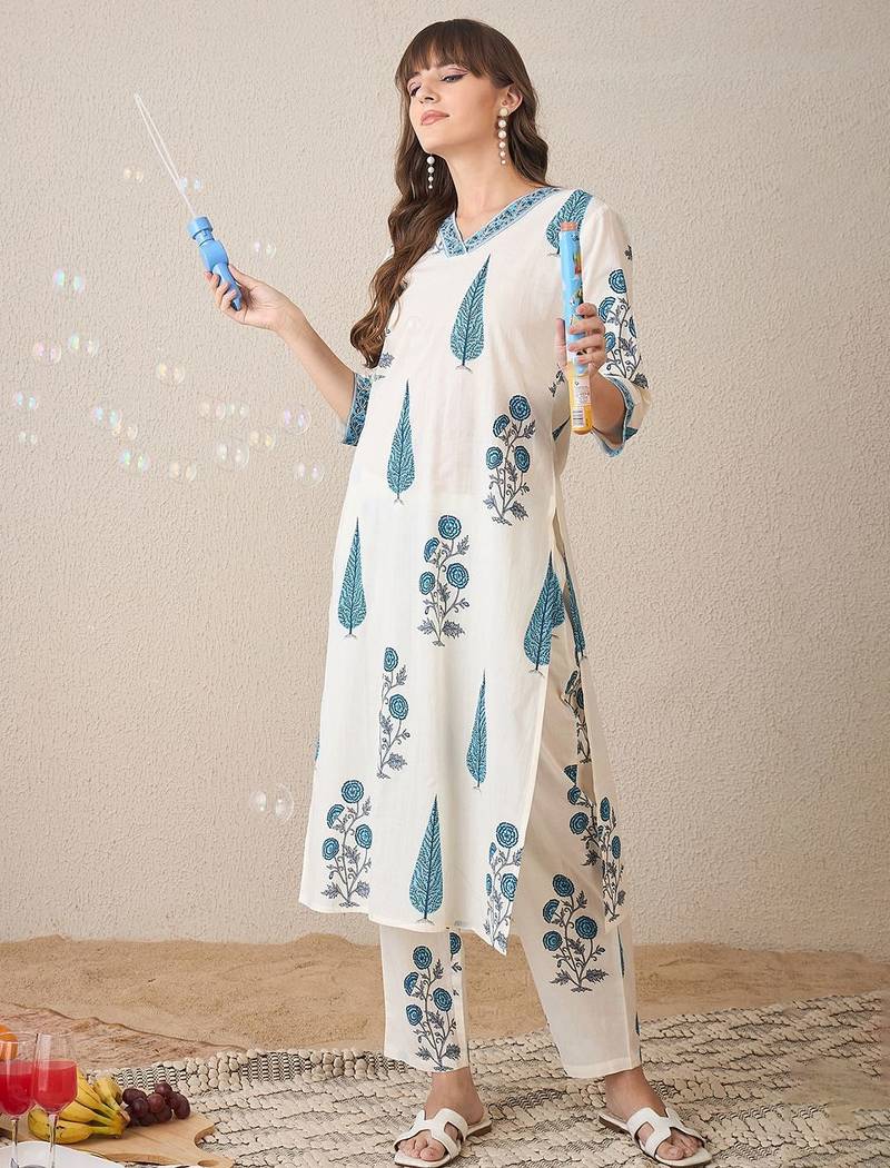 Floral Printed V-Neck Pure Cotton Kurta With Trouser