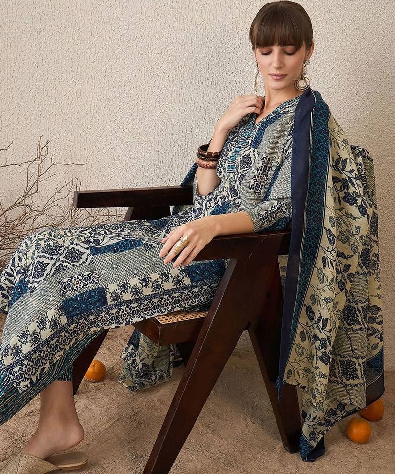 Women Floral Printed Regular Pure Cotton Kurta with Trousers & With Dupatta