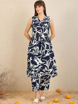 Women Printed Regular Pure Cotton Kurta with Trousers 1