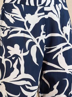 Women Printed Regular Pure Cotton Kurta with Trousers 3