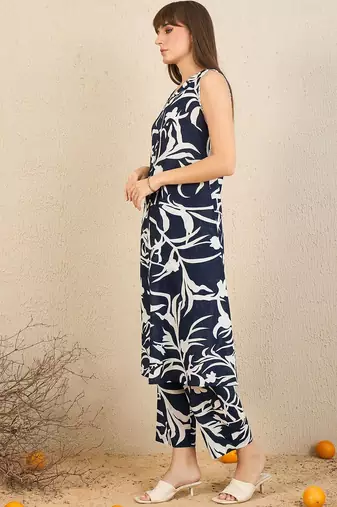Women Printed Regular Pure Cotton Kurta with Trousers