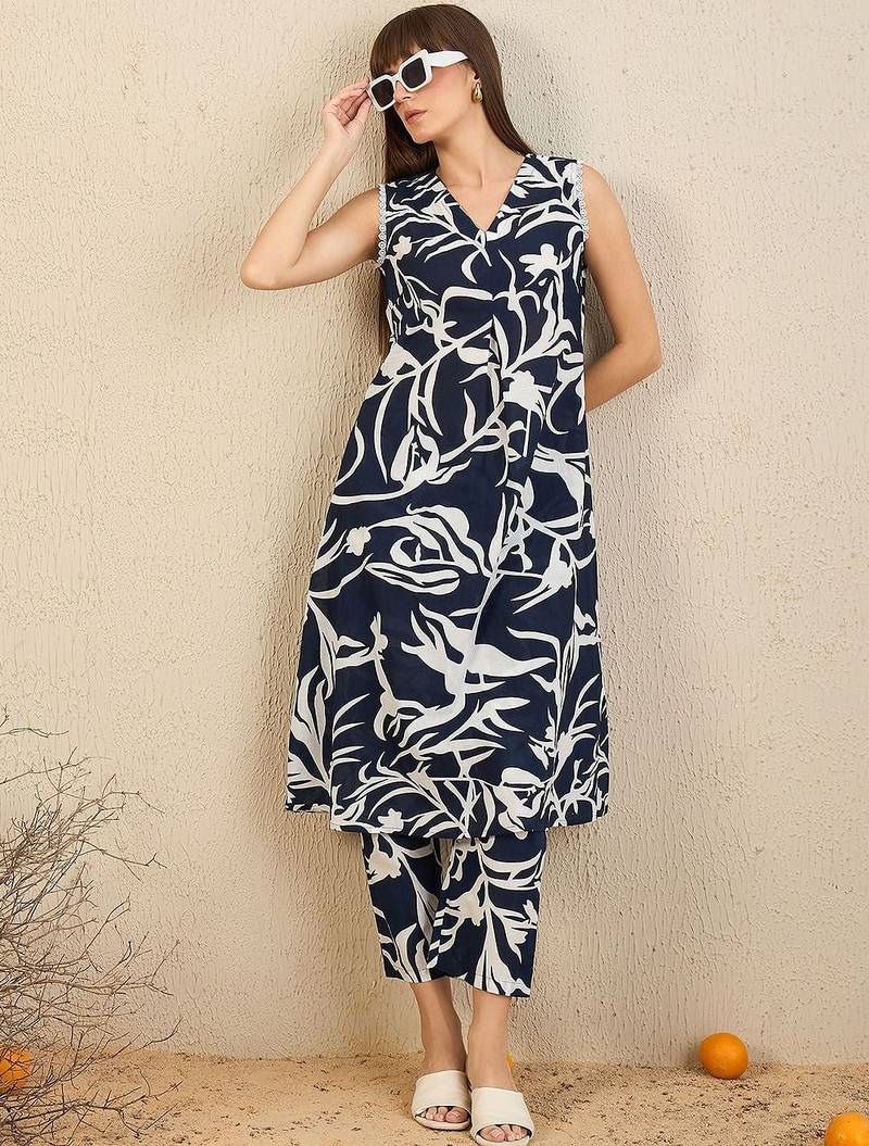 Women Printed Regular Pure Cotton Kurta with Trousers