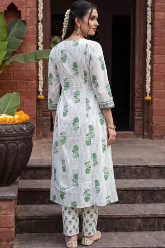 Women Floral Printed Angrakha Pure Cotton Kurta with Trousers