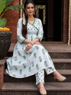 Women Floral Printed Angrakha Pure Cotton Kurta with Trousers 5