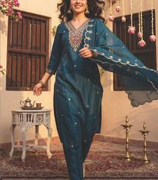 Women Ethnic Motifs Embroidered Regular Sequinned Kurta with Trousers & With Dupatta