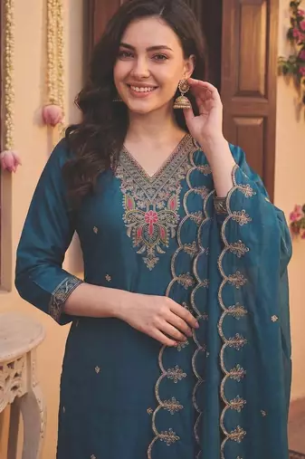 Women Ethnic Motifs Embroidered Regular Sequinned Kurta with Trousers & With Dupatta