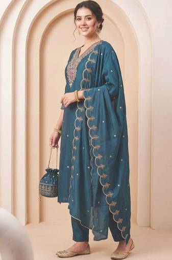 Women Ethnic Motifs Embroidered Kurta with Trousers & With Dupatta