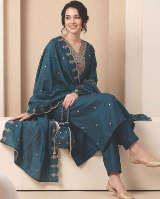 Women Ethnic Motifs Embroidered Kurta with Trousers & With Dupatta 3