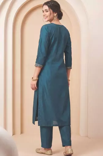 Women Ethnic Motifs Embroidered Kurta with Trousers & With Dupatta