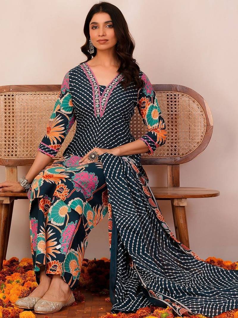 Women Floral Printed Regular Thread Work Pure Cotton Kurta with Palazzos & With Dupatta