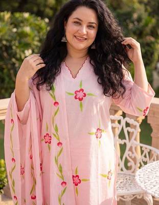 Plus Size Pink Printed Straight Kurta Trousers With Dupatta Set 2