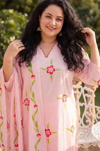 Plus Size Pink Printed Straight Kurta Trousers With Dupatta Set