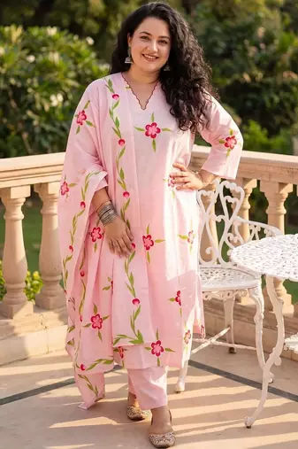 Plus Size Pink Printed Straight Kurta Trousers With Dupatta Set