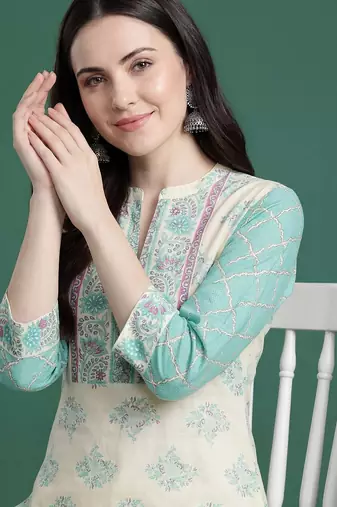 Women Floral Printed Regular Beads and Stones Pure Cotton Kurta with Trousers