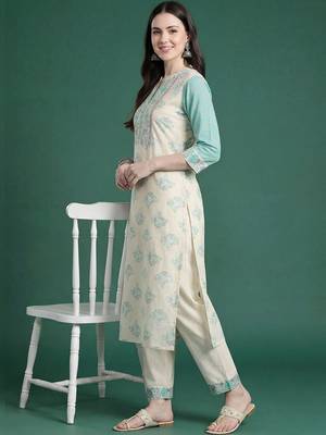 Women Floral Printed Regular Beads and Stones Pure Cotton Kurta with Trousers 2