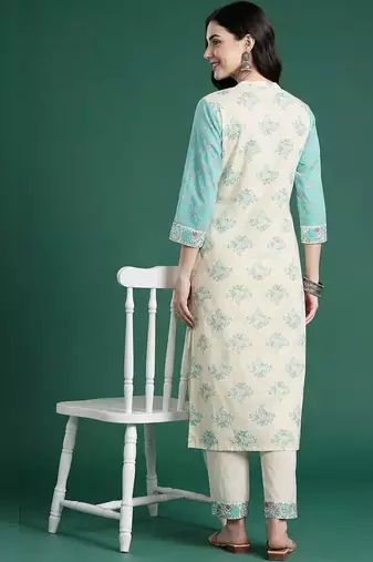 Women Floral Printed Regular Beads and Stones Pure Cotton Kurta with Trousers