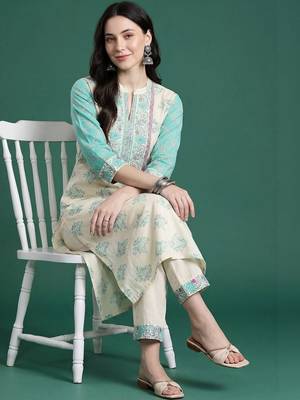 Women Floral Printed Regular Beads and Stones Pure Cotton Kurta with Trousers 4