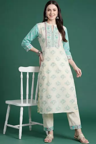Women Floral Printed Regular Beads and Stones Pure Cotton Kurta with Trousers