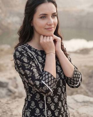 Women Paisley Printed Panelled Mirror Work Pure Cotton Kurta with Trousers 2