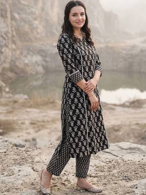 Women Paisley Printed Panelled Mirror Work Pure Cotton Kurta with Trousers 5