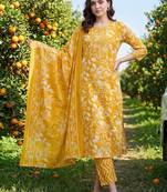 Women Floral Printed Regular Mirror Work Kurta with Trousers & With Dupatta