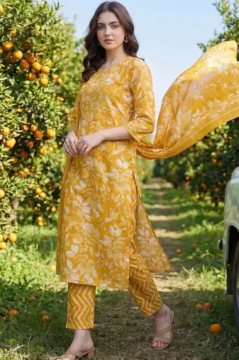 Women Floral Printed Regular Mirror Work Kurta with Trousers & With Dupatta