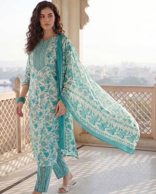 Women Floral Printed Regular Beads and Stones Kurta with Trousers & With Dupatta 3