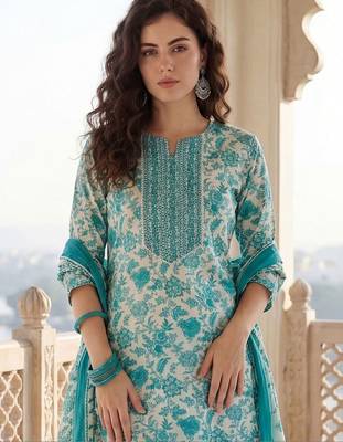 Women Floral Printed Regular Beads and Stones Kurta with Trousers & With Dupatta 5