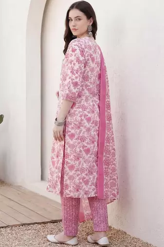 Women Floral Printed Regular Beads and Stones Kurta with Trousers & With Dupatta